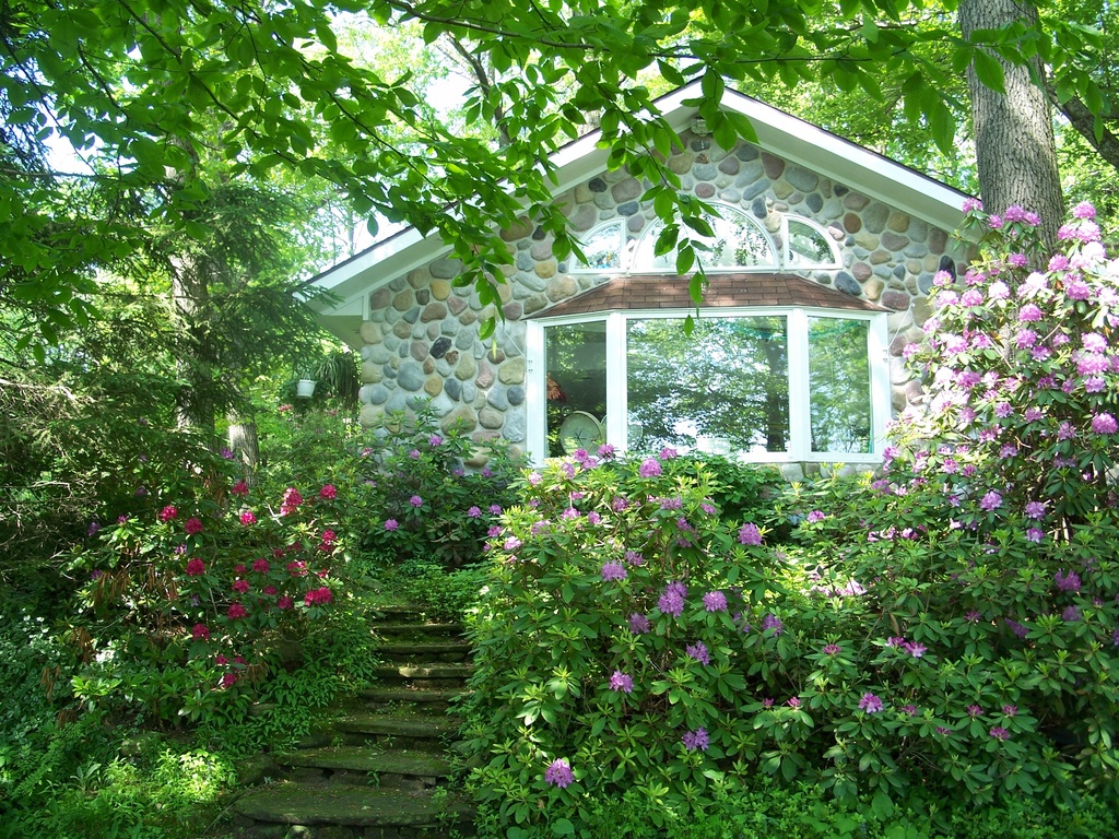 Stairway to Heaven ~ The Epitome of Elegant Lakeside Luxury Living